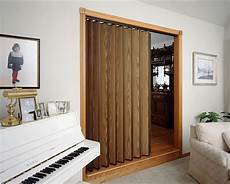 Acordeon Door