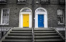 Doors Building