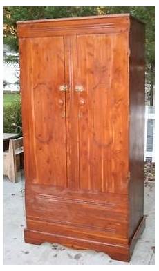 Single Door Wardrobe